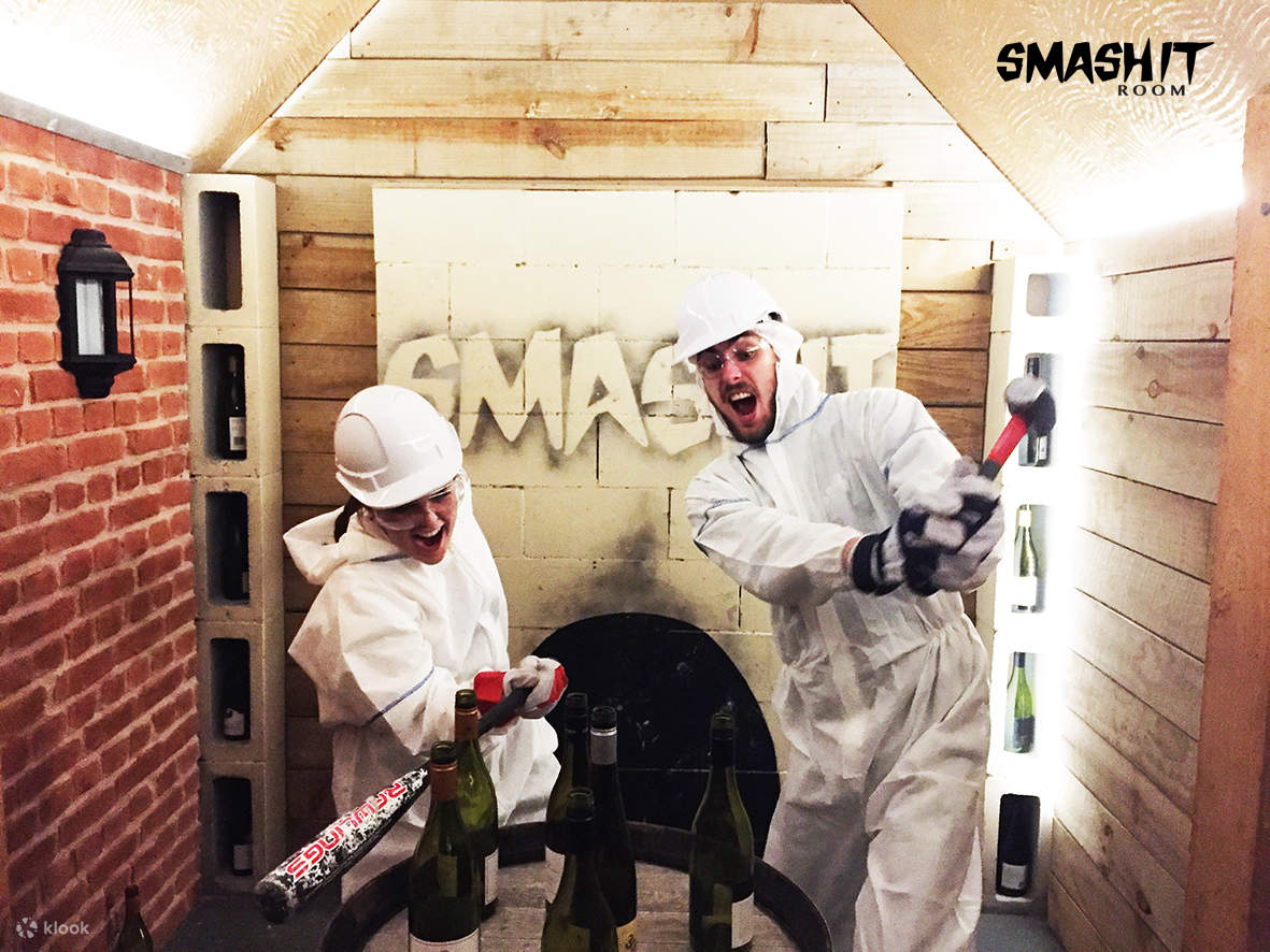 Genießen Sie einen geführten Rundgang durch die historische Innenstadt. Touren sind täglich von 10:00-19:00 Uhr verfügbar. Treffpunkt: Rathaus, Main Street 123.